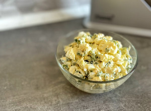 Фото Салат з зеленою цибулею і яйцем🥗.