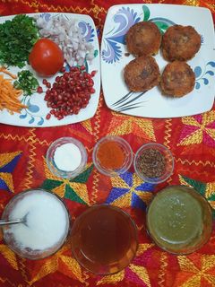 आलू की टिक्की (aloo ki tikki recipe in Hindi) रेसिपी मुख्य फोटो