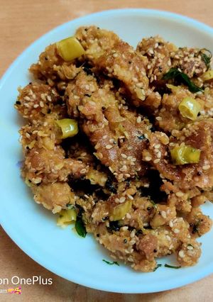 દૂધી ના મૂઠીયા (Dudhi Na Muthiya Recipe In Gujarati) રેસીપી મુખ્ય ફોટો