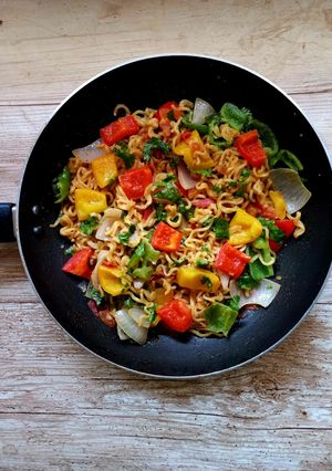 A picture of Creamy, veggies Maggie 😋.