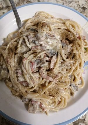 Una foto de Espaguetis carbonara con roquefort