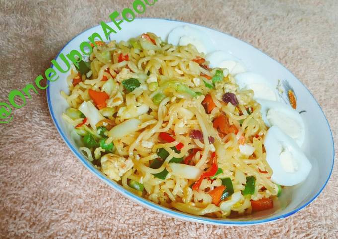 Egg and Vegetable Stir-fried Noodles