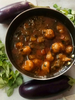 મેથી વડી નું શાક(Methi Vadi shaak recipe in Gujarati) રેસીપી મુખ્ય ફોટો