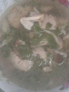 Hình của món Canh chả cá nấm rơm.