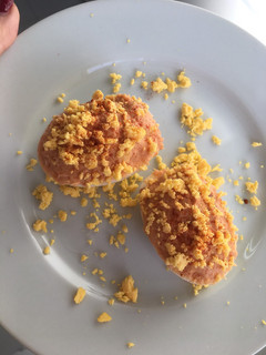 Una foto de Huevos rellenos (atún y maíz)