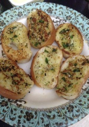 A picture of Garlic bread.