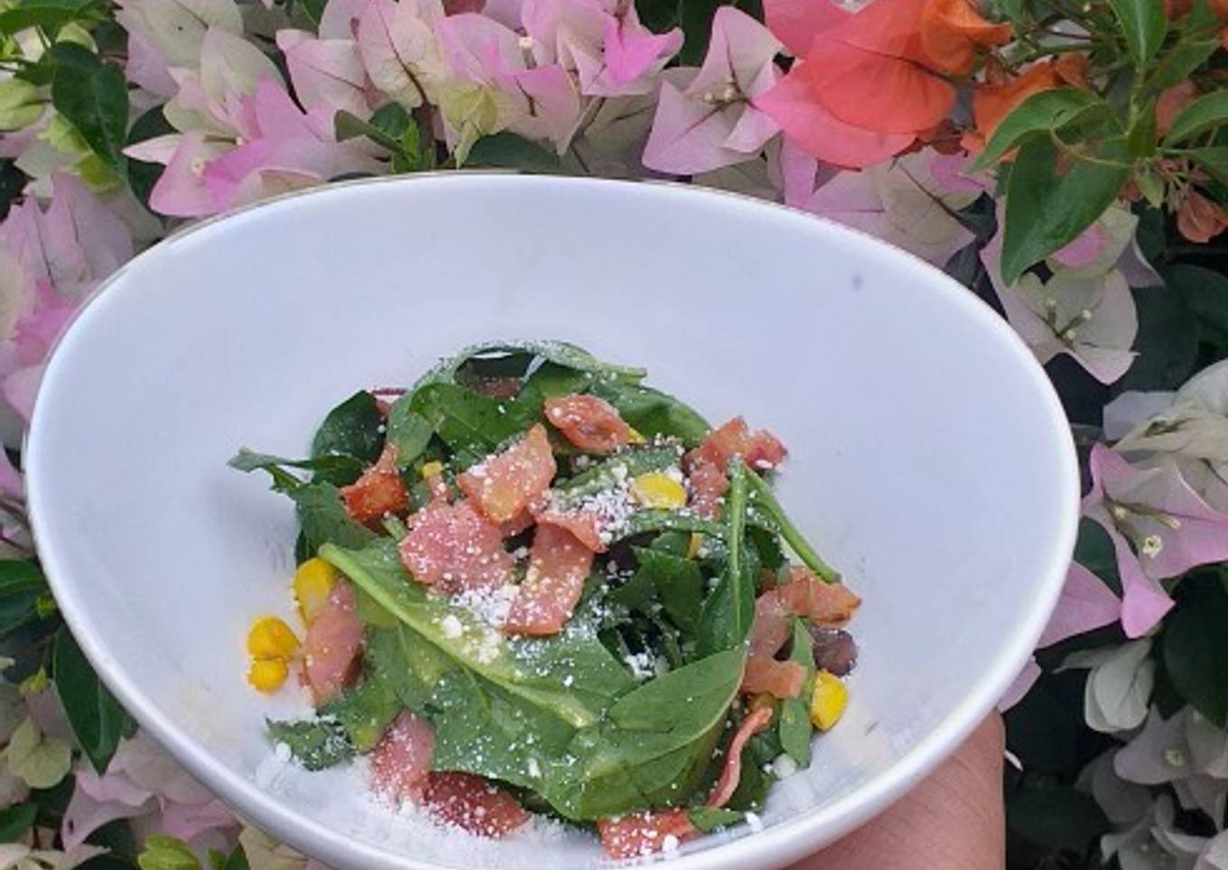 Ensalada de espinacas con tocino