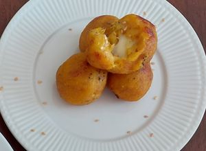 Una foto de Buñuelos de plátano maduro (plátano macho)