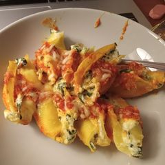 A picture of Stuffed Pasta Shells.