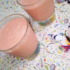 A picture of Watermelon and pineapple smoothie.