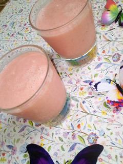 A picture of Watermelon and pineapple smoothie.