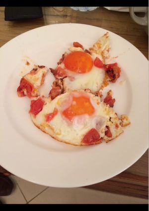 A picture of Super simple fried eggs recipe.