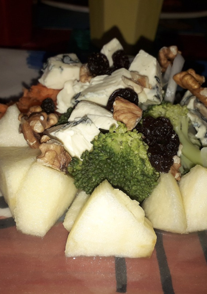 Una foto de Ensalada de Brócoli y Manzana