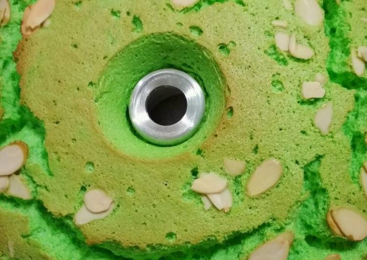 Chiffon Pandan Putih Telur