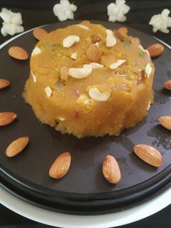 रवा केसरी (Rava kesari recipe in hindi) रेसिपी मुख्य फोटो