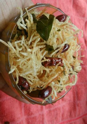 ঝুড়ি আলু ভাজা (Jhuri aloo bhaja recipe in Bengali) রেসিপির প্রধান ছবি
