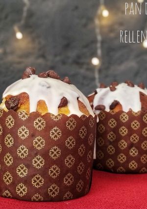 Una foto de Pan dulce con chispas de chocolate, relleno de dulce de leche