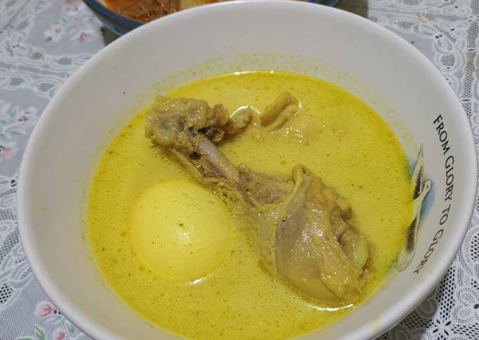 Opor Ayam dan Telur