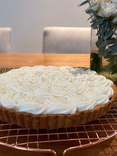 Una foto de Pay de plátano, dulce de leche y crema (banoffee)