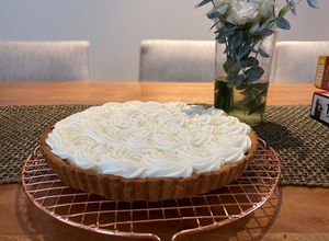 Una foto de Pay de plátano, dulce de leche y crema (banoffee)