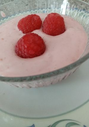 Una foto de Natillas de frambuesa