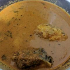 A picture of Fish curry.