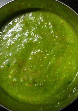 A picture of Coriander curd chutney.