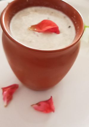 गुलाब ठंडाई (gulab thandai recipe in Hindi) रेसिपी मुख्य फोटो