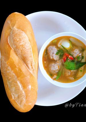 Hình của món Bánh mì xíu mại.