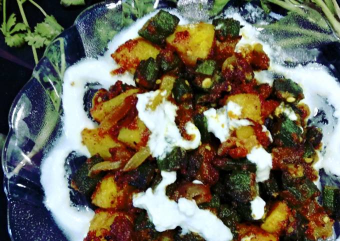 Curd dip bhindi aloo