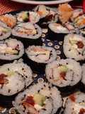 Sushi salmón kanikama langostinos