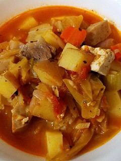 A picture of Shanghai tomato beef soup罗宋汤.