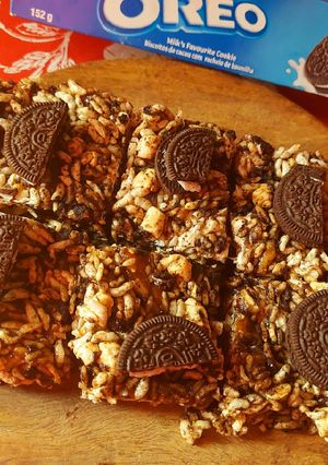 A picture of Oreo rice crispes bar.