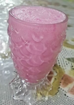 ગુલાબ લસ્સી (Rose lassi recipe in Gujarati) રેસીપી મુખ્ય ફોટો