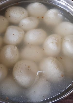 रसीले रसगुल्ले (Raseele rasgulle recipe in Hindi) रेसिपी मुख्य फोटो