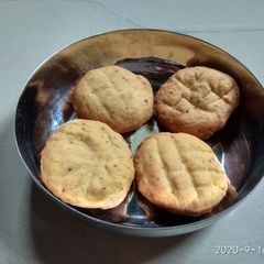 A picture of Wheat salted cookies biscuits.