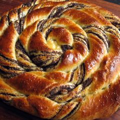 A picture of Poppy Seed Twisted Bread.