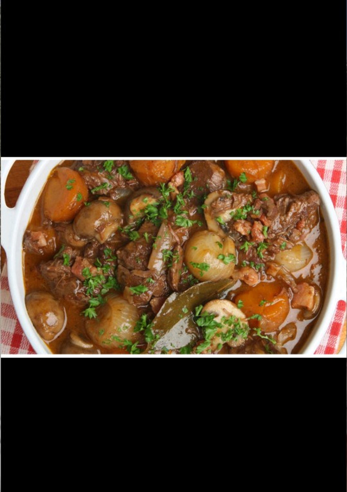 Una foto de Guiso de carne con champignon