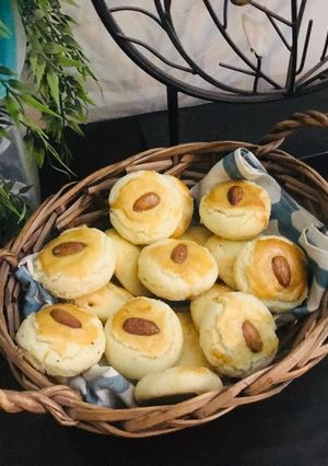 A picture of Desi Naan khatai.