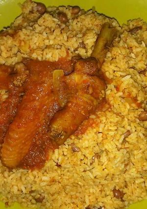 A picture of Rice amd beans with chicken.