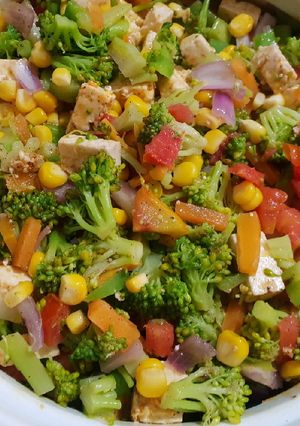 A picture of Warm broccoli paneer piri piri salad.