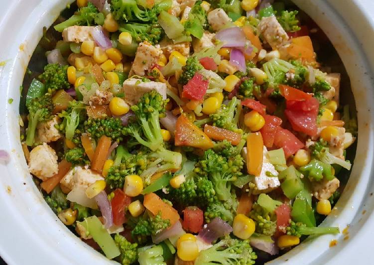 Warm broccoli paneer piri piri salad