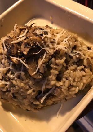 A picture of Mushroom onion risotto.