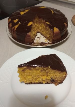 Una foto de Bizcocho de calabaza con cobertura de chocolate