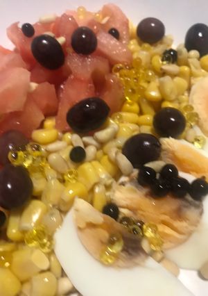 Una foto de Dos ensaladas, para dos gustos. Con caviar de acetto y caviar de aceite de oliva virgen