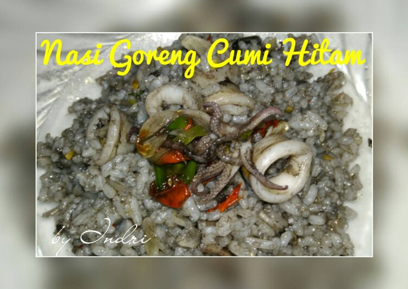 Nasi goreng dengan cumi hitam