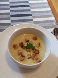 Zellerkrémleves recept fotója