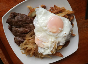 Una foto de Bistec a lo pobre