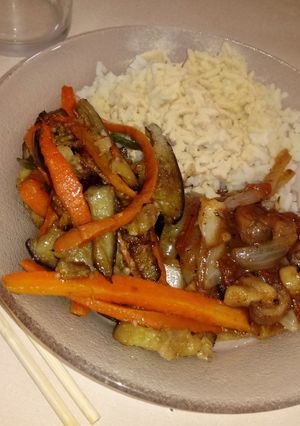 Una foto de Bibimbap vegano 🇰🇷(arroz mixto)