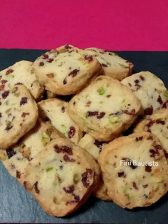 Una foto de Galletas de pistachos y arándanos deshidratados